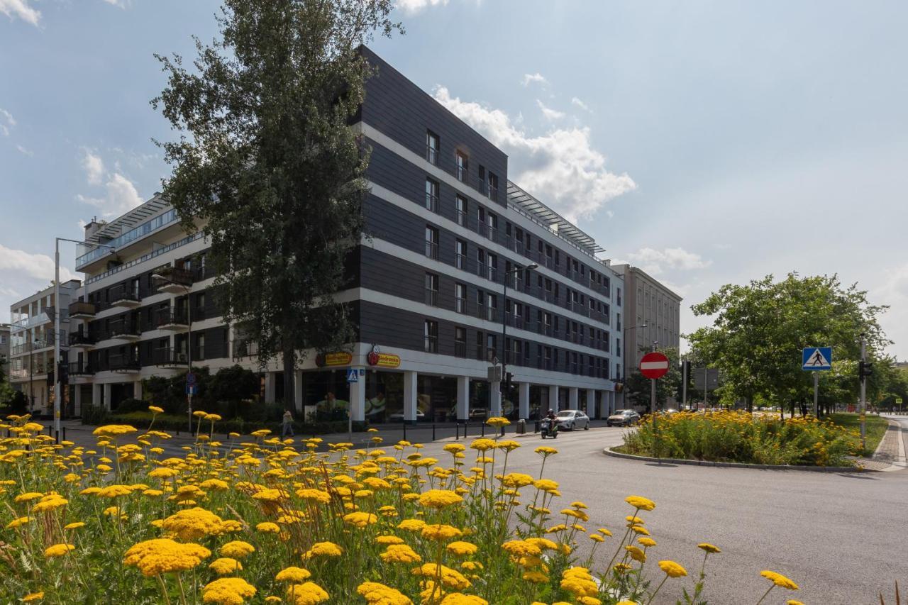 Stylish & Trendy 1 Bedroom Apartment Wola With Parking By Renters Warszawa Eksteriør billede