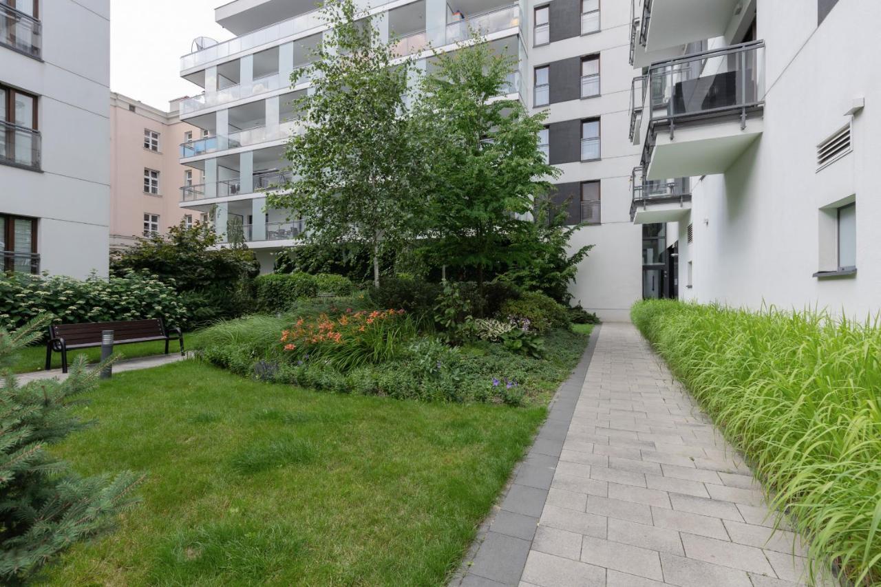 Stylish & Trendy 1 Bedroom Apartment Wola With Parking By Renters Warszawa Eksteriør billede