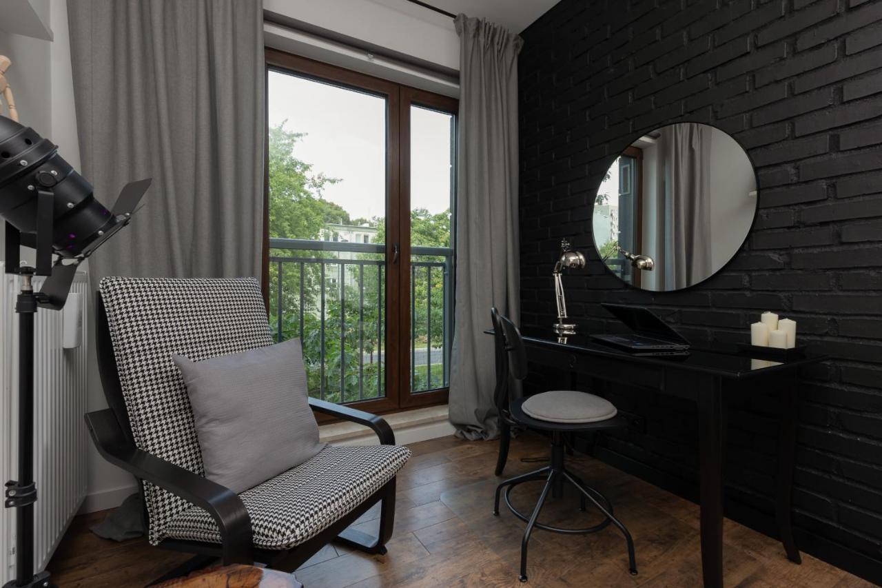 Stylish & Trendy 1 Bedroom Apartment Wola With Parking By Renters Warszawa Eksteriør billede