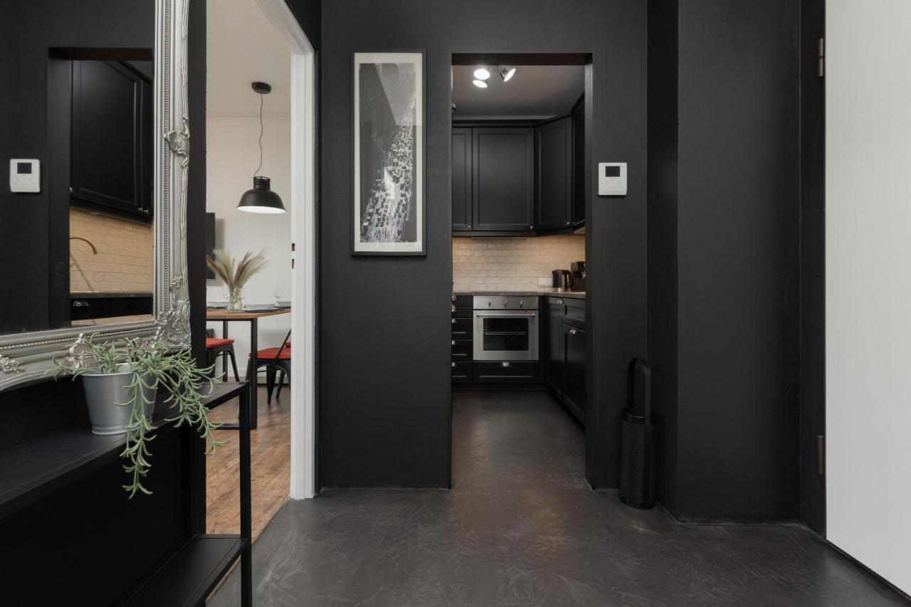 Stylish & Trendy 1 Bedroom Apartment Wola With Parking By Renters Warszawa Eksteriør billede